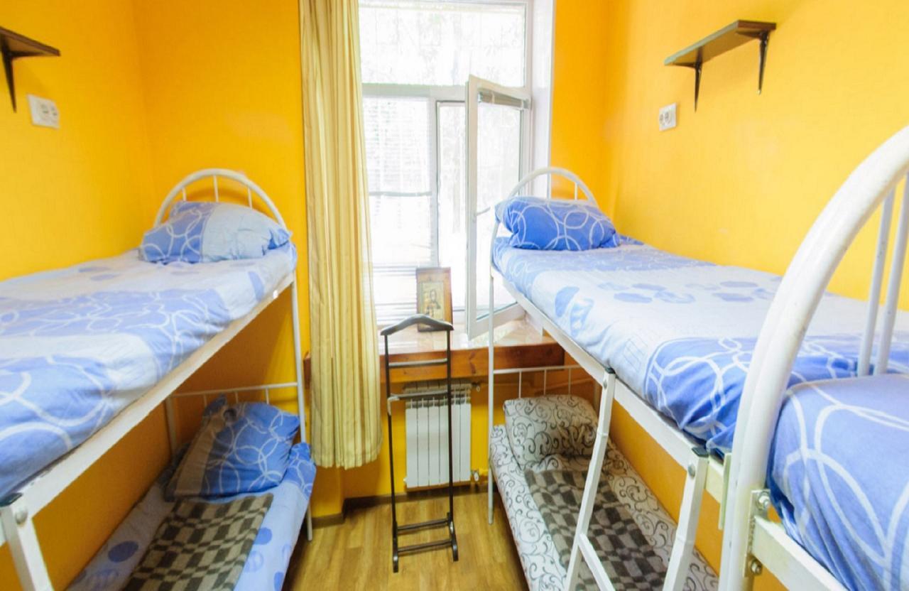 Yourhostel Svyatoshino Kiev Exterior foto